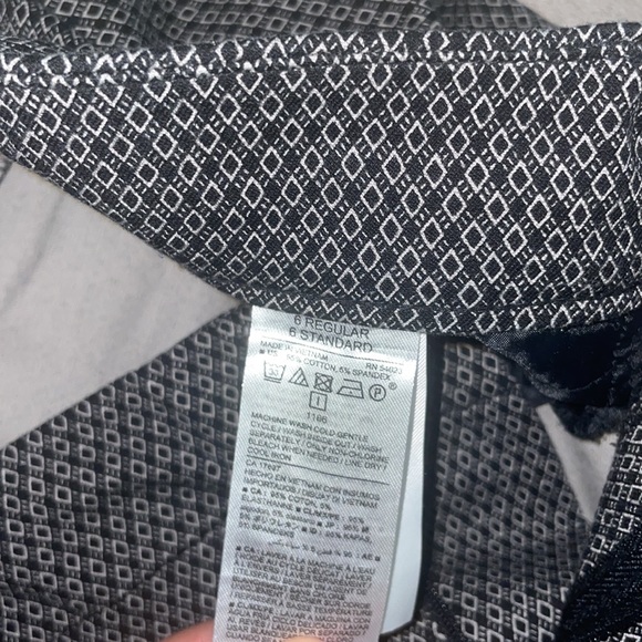 Old Navy Pixie pants - Picture 4 of 7